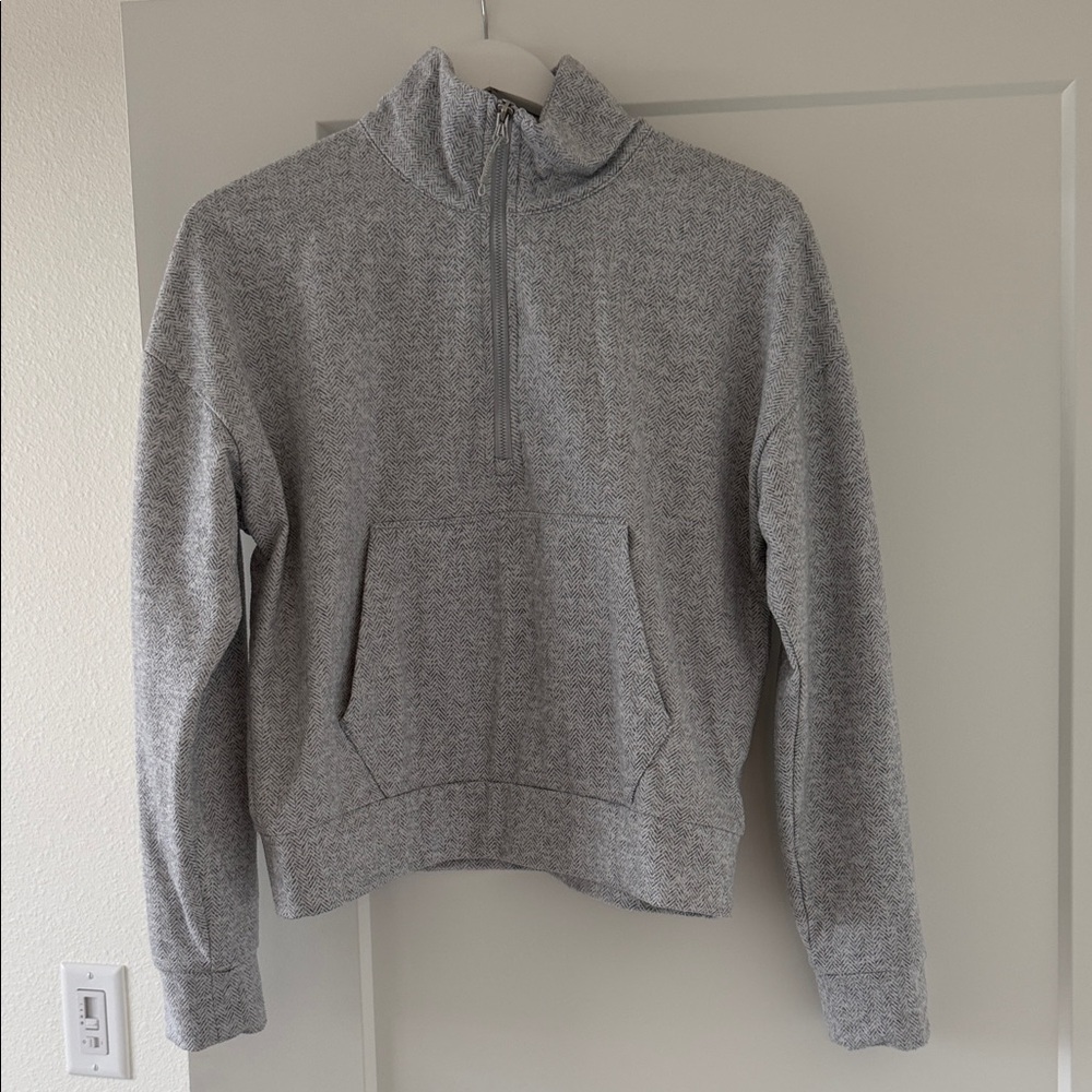 Kyodan Woman’s Heather Gray Zip-Up Sweater
